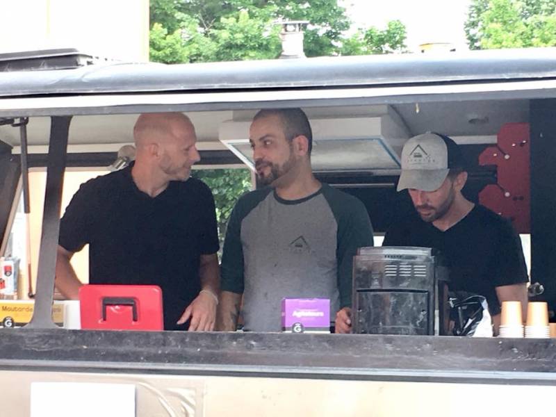 food truck sur un salon professionnel à Marseille le panier à salade 